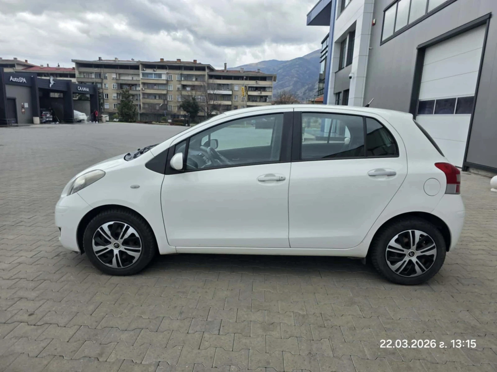 Toyota Yaris 1.33, снимка 7 - Автомобили и джипове - 53939803