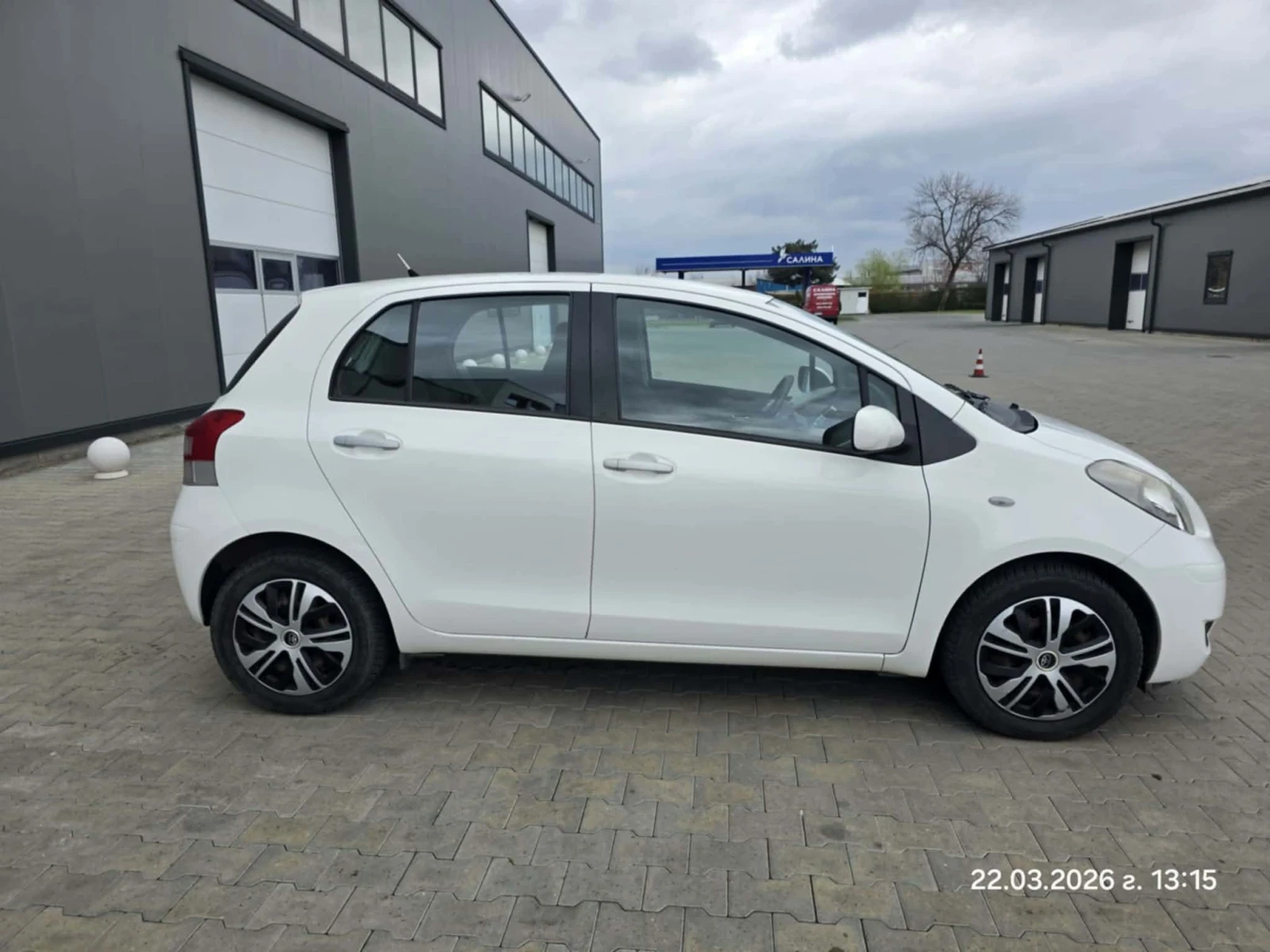 Toyota Yaris 1.33, снимка 3 - Автомобили и джипове - 53939803