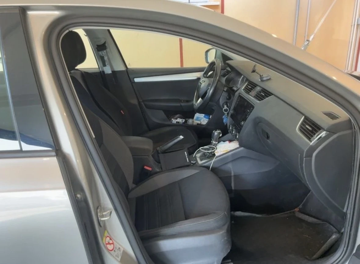 Skoda Octavia 1.5 TGI Executive DSG (Автоматик), снимка 12 - Автомобили и джипове - 54000491