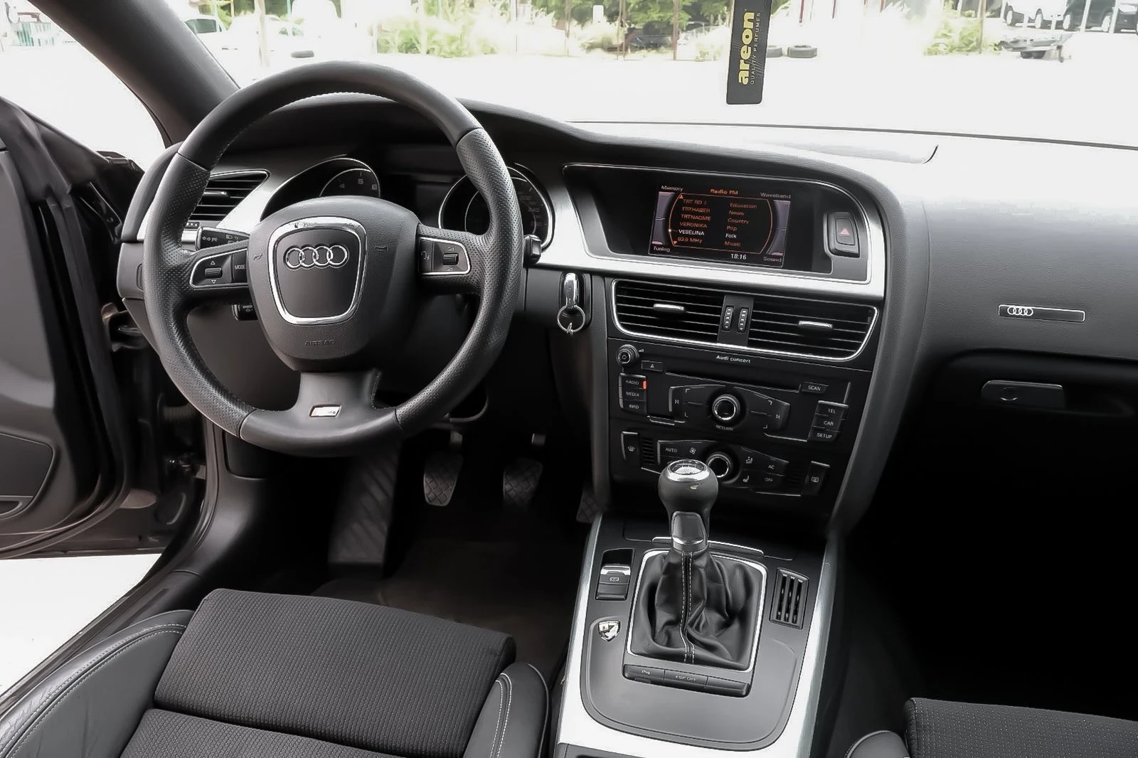 Audi A5 1.8 tfsi, снимка 13 - Автомобили и джипове - 55137577