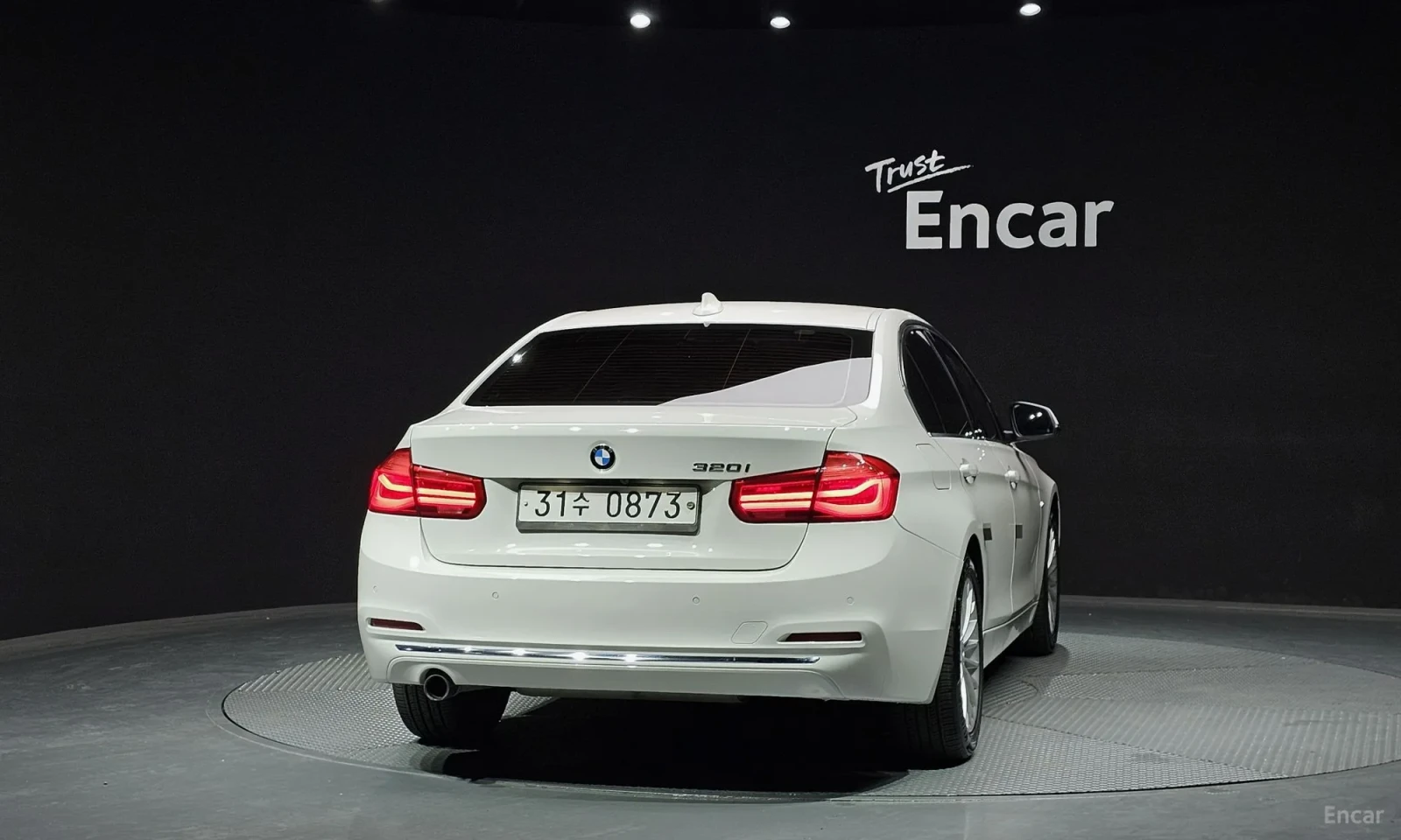 BMW 320 LUXURY* HUD* PODGREVI* UNIKAT* TOP* , снимка 4 - Автомобили и джипове - 55187949