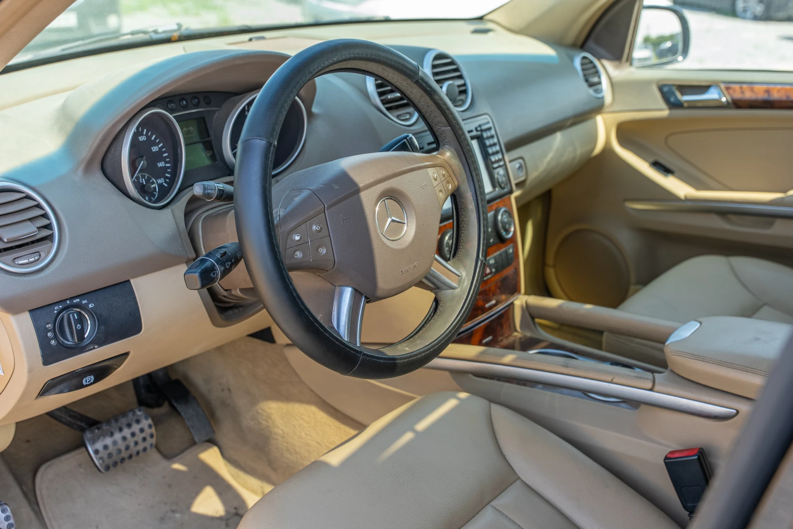 Mercedes-Benz ML 550, снимка 5 - Автомобили и джипове - 55403194