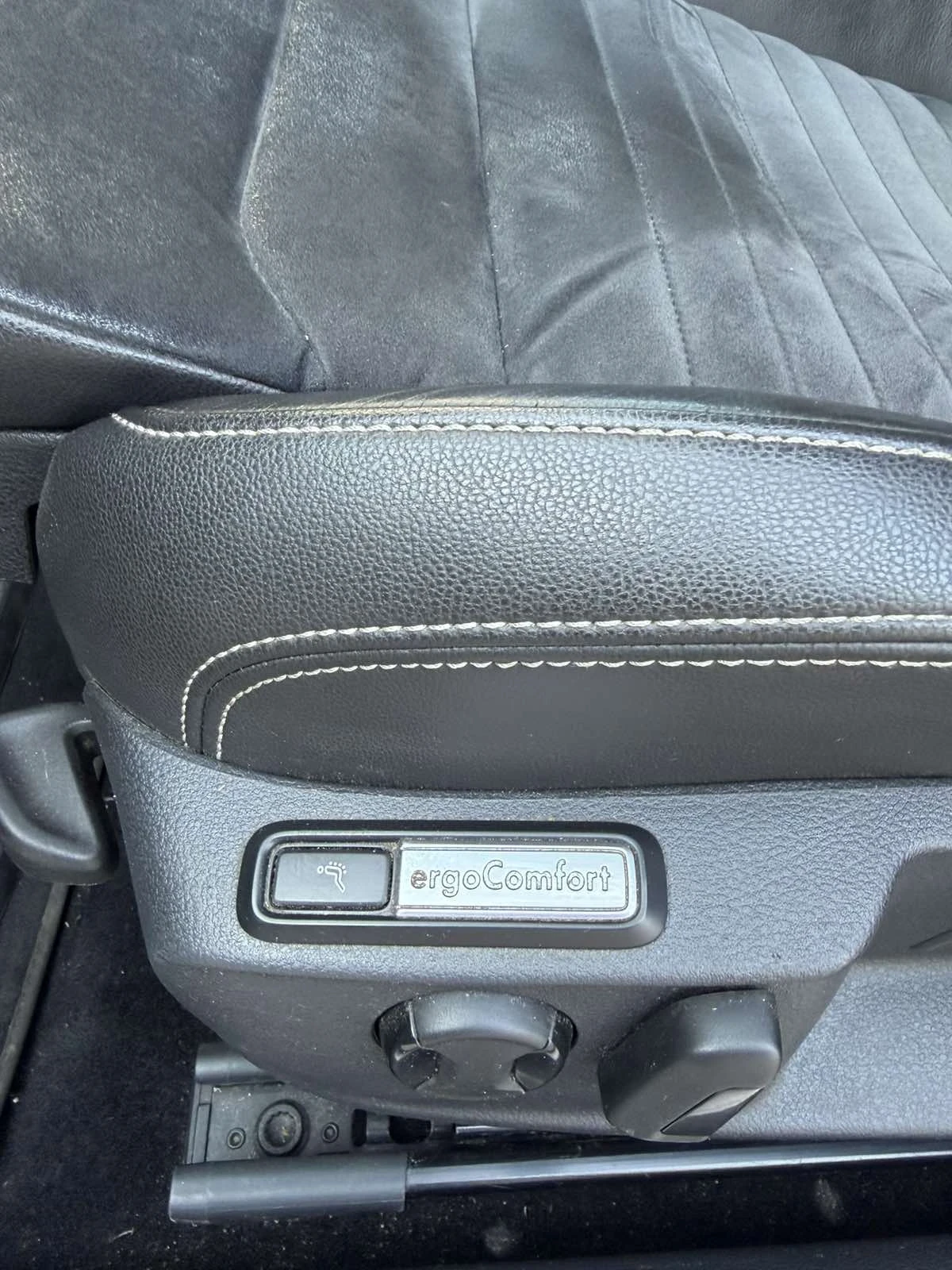VW Passat 8.5 2.0 TDI 150к.с. DSG DIGITAL COCPIT IQ LIGHT, снимка 14 - Автомобили и джипове - 55930572