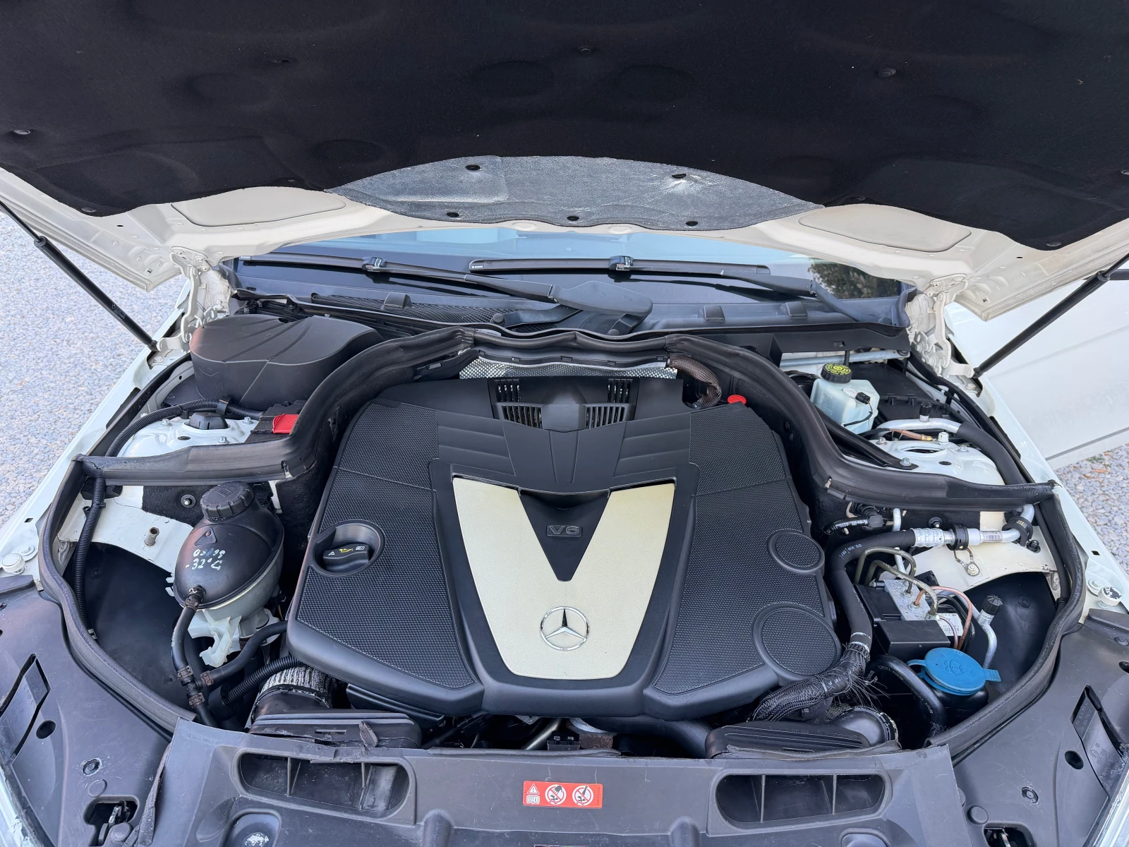 Mercedes-Benz C 320 3.0CDI-224k.s-PANORAMA, снимка 17 - Автомобили и джипове - 56180401
