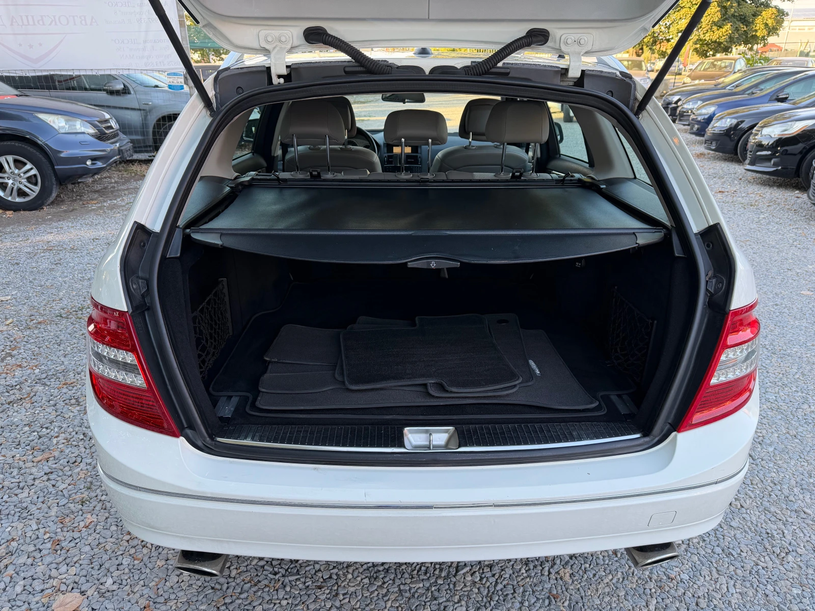 Mercedes-Benz C 320 3.0CDI-224k.s-PANORAMA, снимка 16 - Автомобили и джипове - 56180401