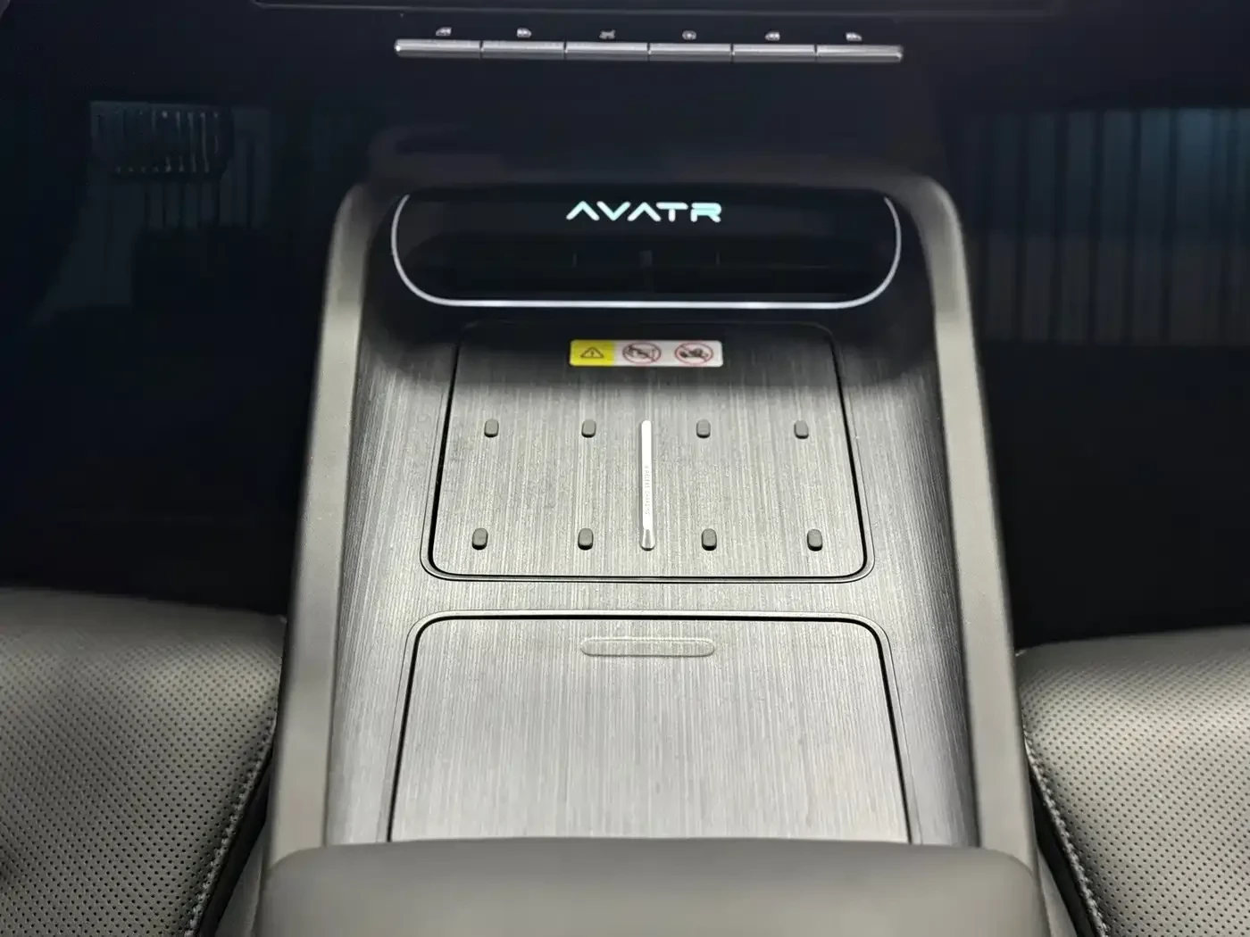 Avatr 12 Ultra Extended Range Edition, снимка 16 - Автомобили и джипове - 56706800