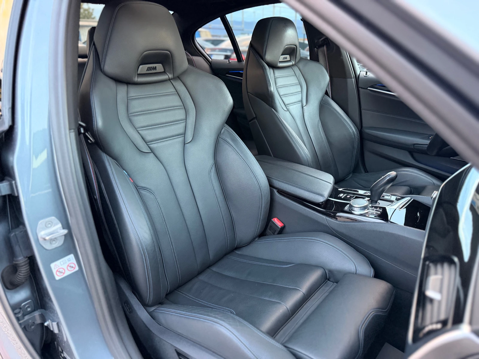 BMW 550 i= xDrive= M-performance= HUD= 360* Camera= harman, снимка 11 - Автомобили и джипове - 56712705