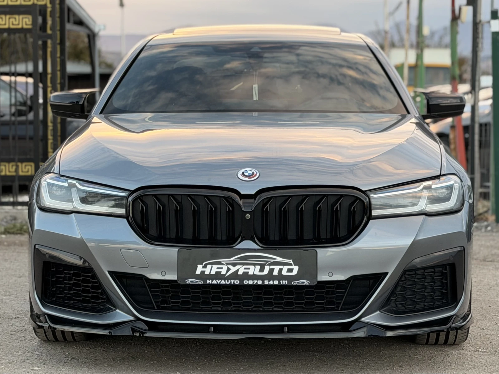 BMW 550 i= xDrive= M-performance= HUD= 360* Camera= harman, снимка 2 - Автомобили и джипове - 56712705