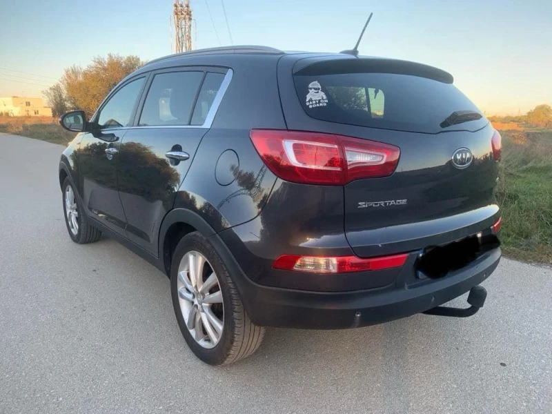 Kia Sportage, снимка 4 - Автомобили и джипове - 47740438