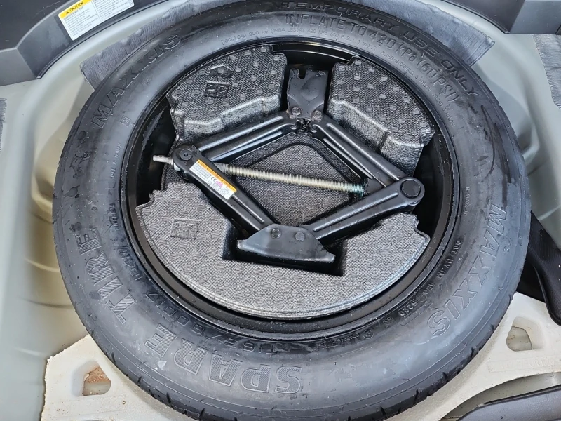 Toyota Rav4 HYBRID XSE * * CARFAX * * АВТО КРЕДИТ * * , снимка 12 - Автомобили и джипове - 53282709