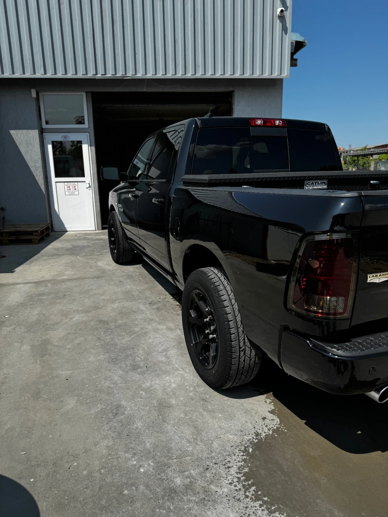 Dodge RAM 1500 LARAMIE - изображение 7