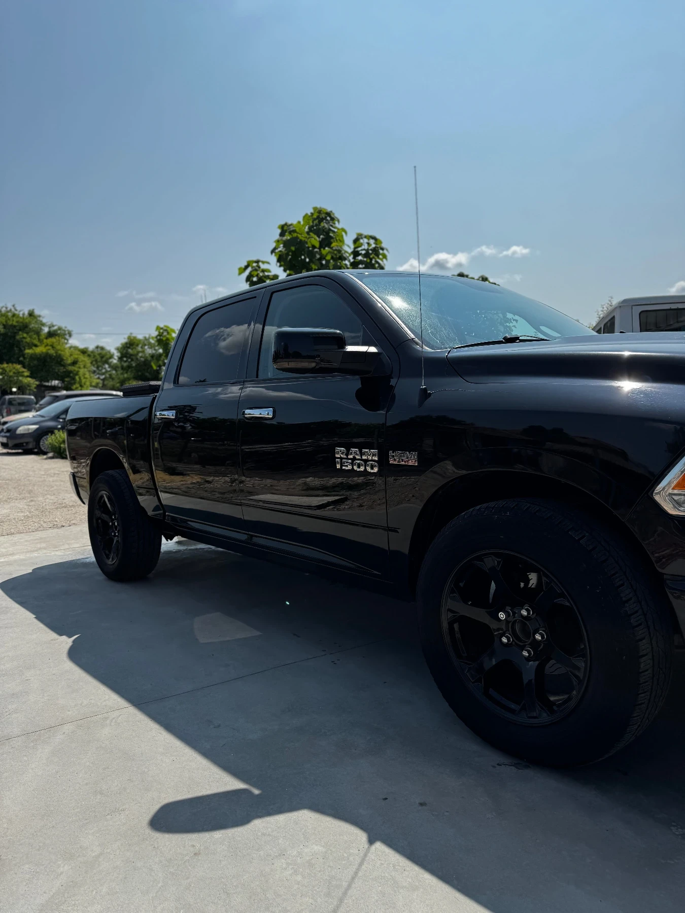 Dodge RAM 1500 LARAMIE - изображение 3