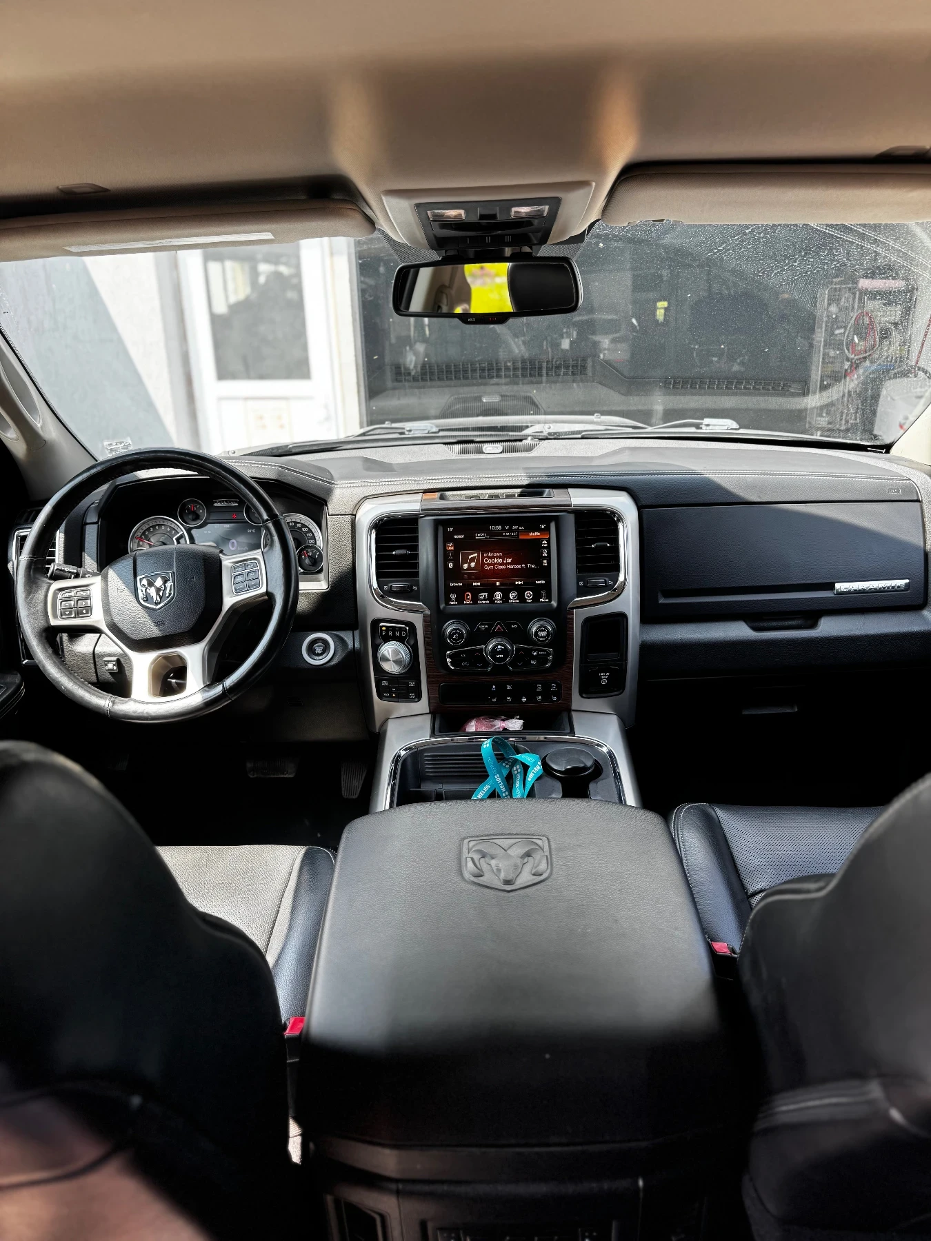 Dodge RAM 1500 LARAMIE - изображение 10