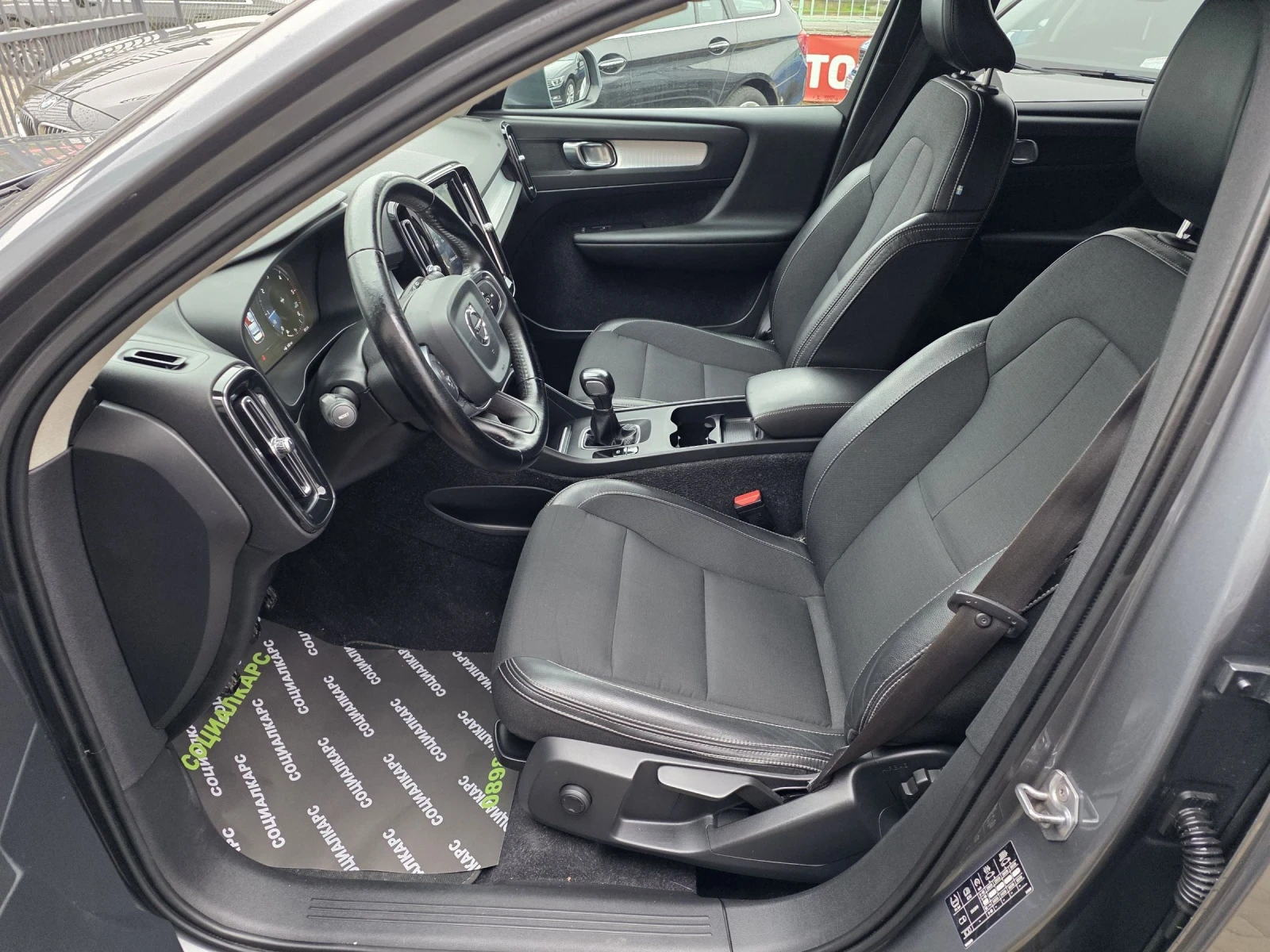 Volvo XC40 2.0D  - изображение 8