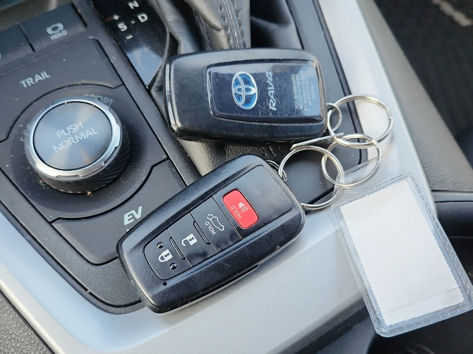 Toyota Rav4 HYBRID XSE * * CARFAX * * АВТО КРЕДИТ * *  - изображение 7