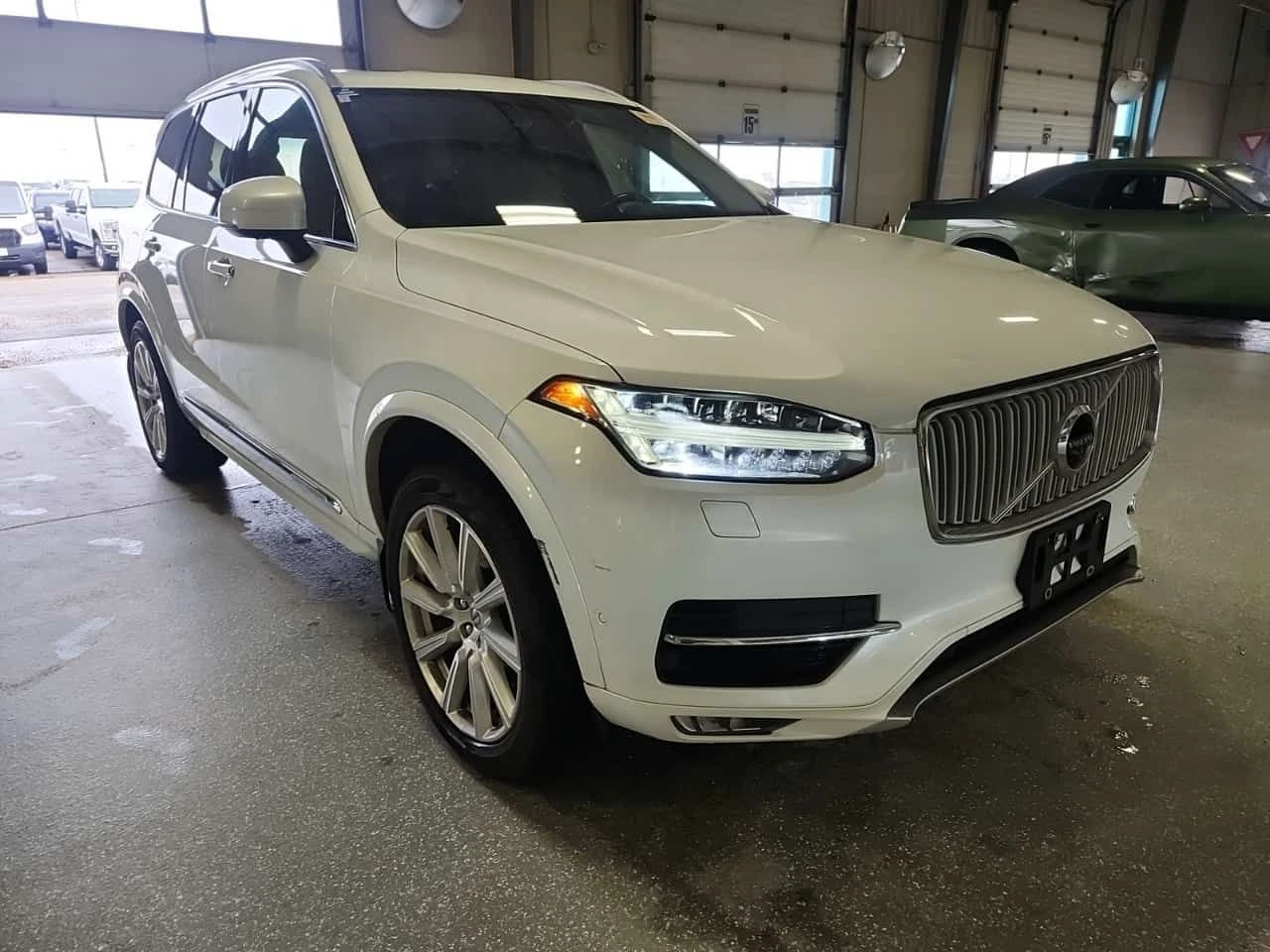 Volvo Xc90  | T6 INSCRIPTION | HEAD-UP | ПАМЕТИ | CARFAX, снимка 2 - Автомобили и джипове - 53950152