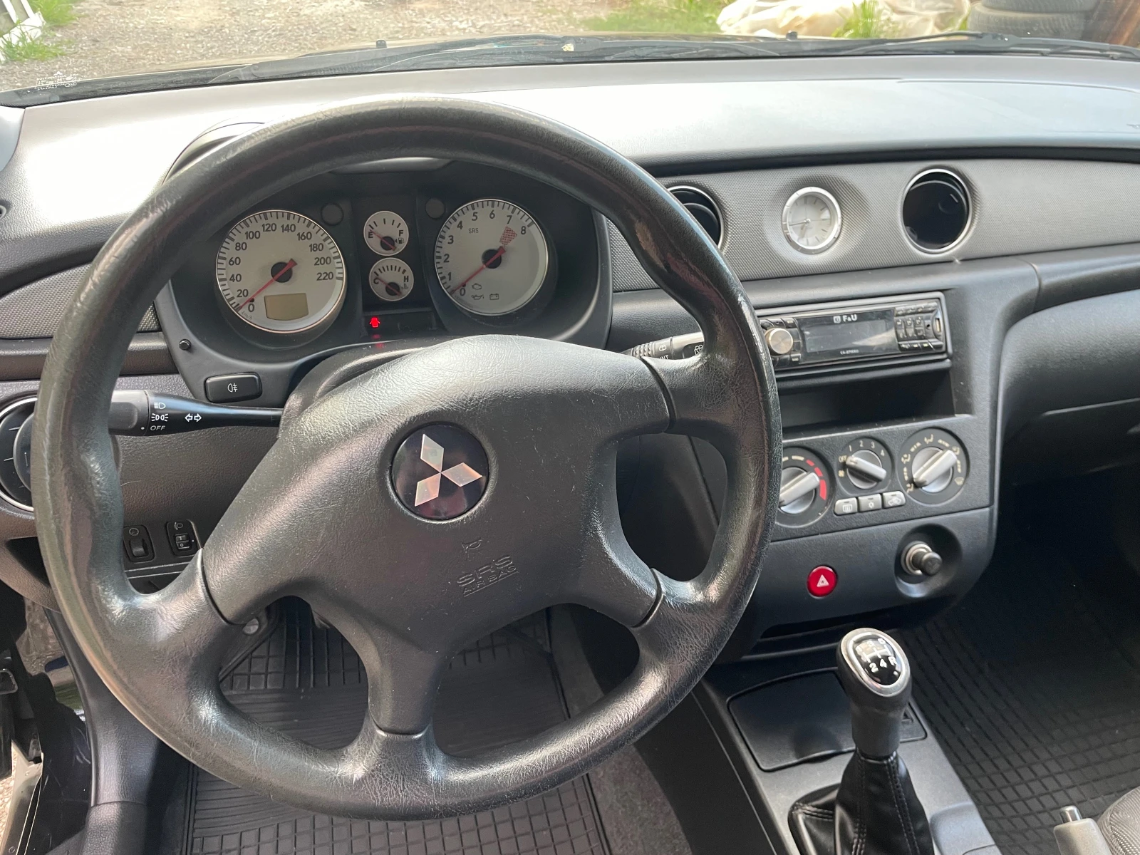 Mitsubishi Outlander 2.0I 4x4, снимка 15 - Автомобили и джипове - 54084747