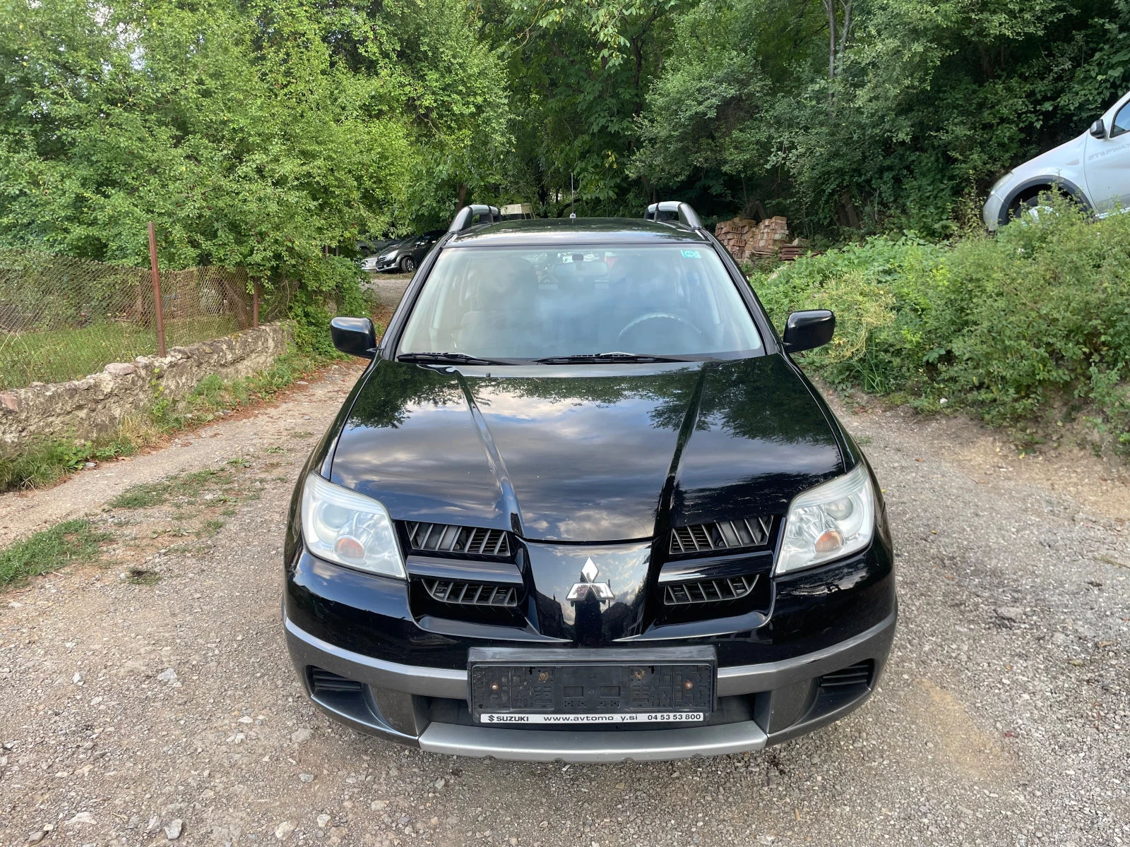 Mitsubishi Outlander 2.0I 4x4, снимка 2 - Автомобили и джипове - 54084747