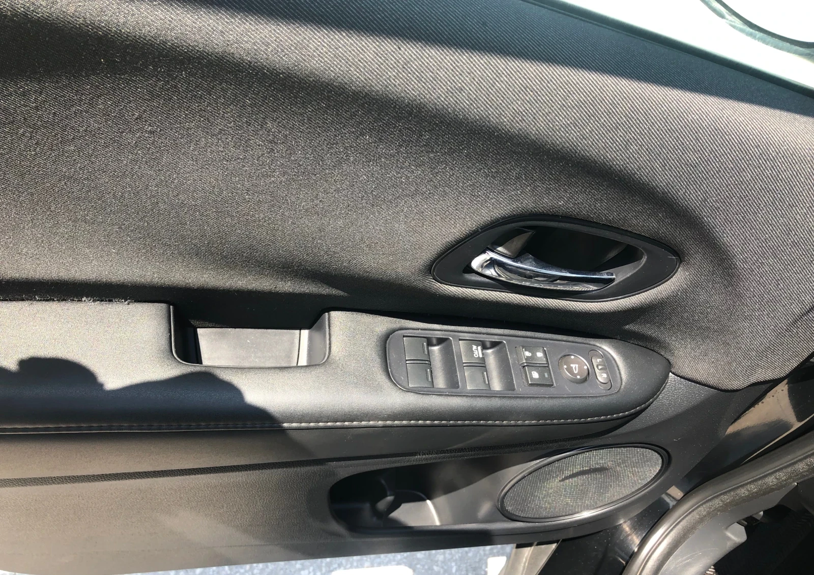 Honda Hr-v 1.8L i-VTEC , снимка 8 - Автомобили и джипове - 54088940