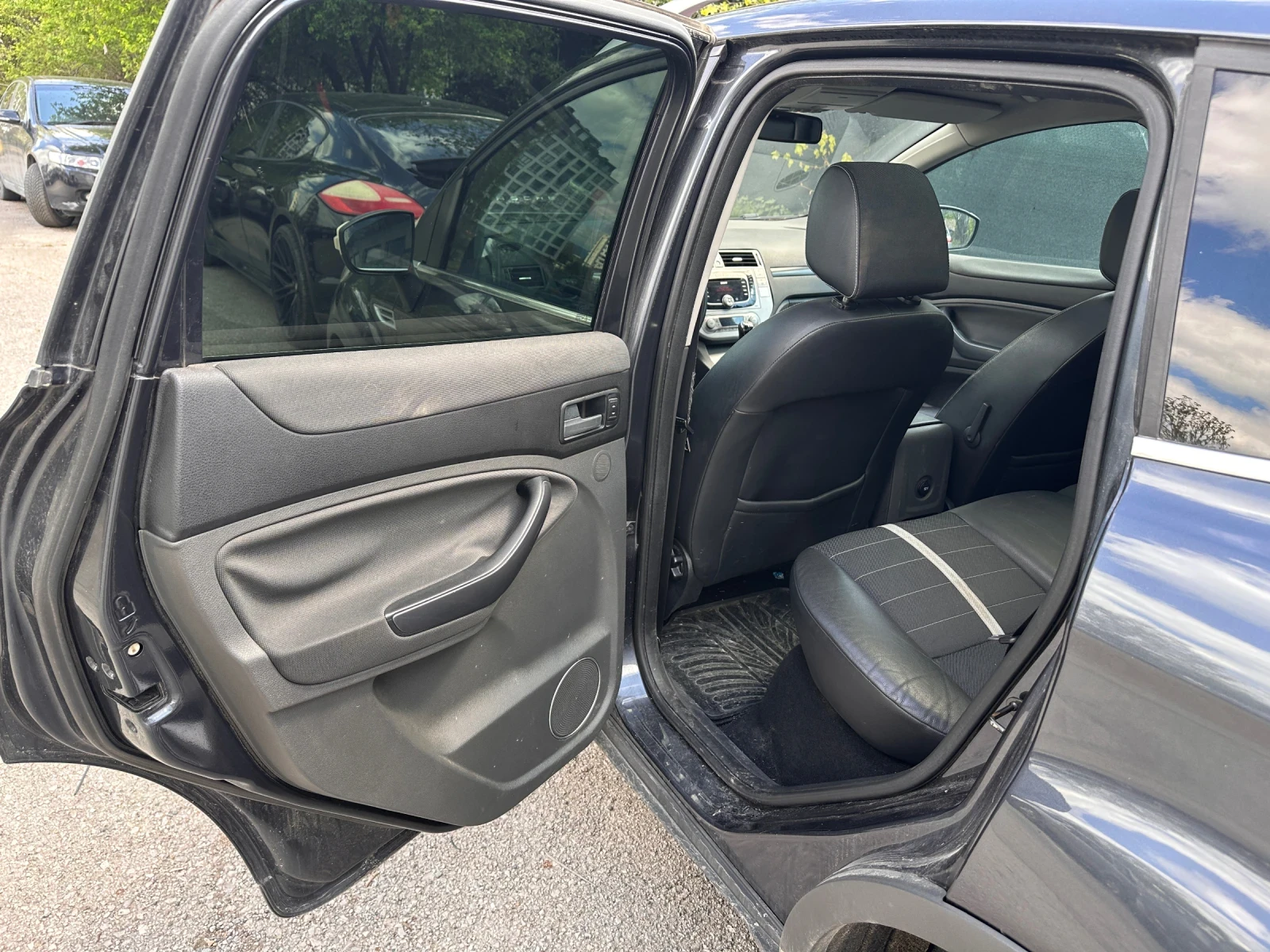 Ford Kuga 2.0TDCI, снимка 14 - Автомобили и джипове - 54375091