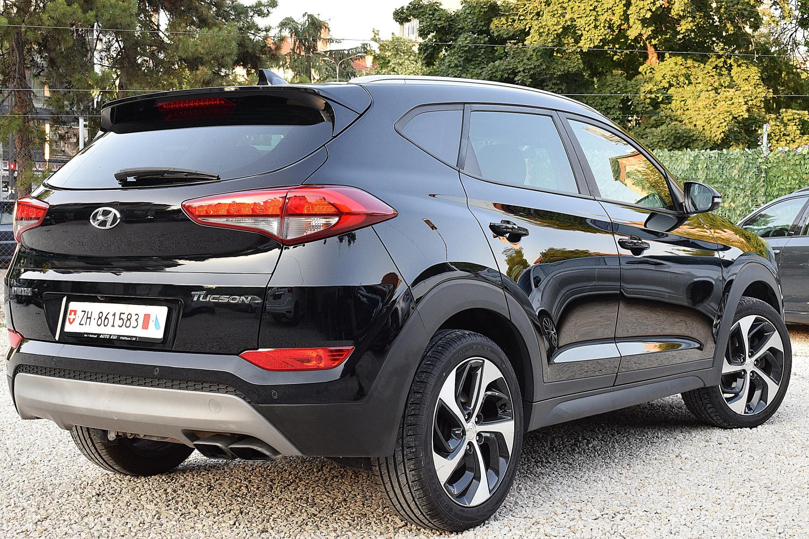 Hyundai Tucson 1.6ШВЕЙЦАРИЯ/LUX/КОЖА/НАВИ/КЛИМАТРОНИК/АВТОПИЛОТ, снимка 4 - Автомобили и джипове - 55125700