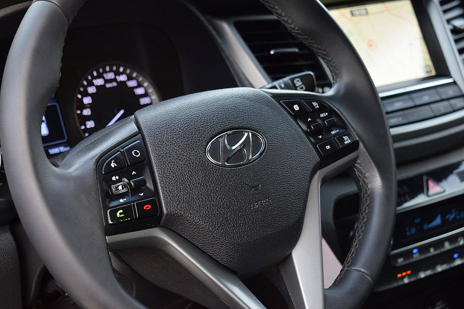 Hyundai Tucson 1.6ШВЕЙЦАРИЯ/LUX/КОЖА/НАВИ/КЛИМАТРОНИК/АВТОПИЛОТ, снимка 9 - Автомобили и джипове - 55125700