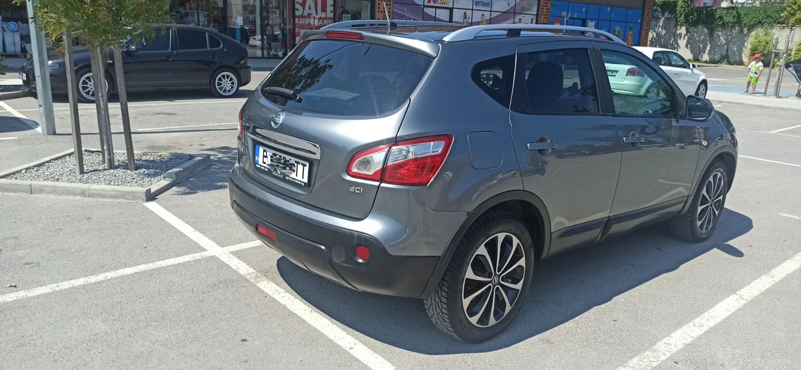 Nissan Qashqai J-10, снимка 5 - Автомобили и джипове - 55579603