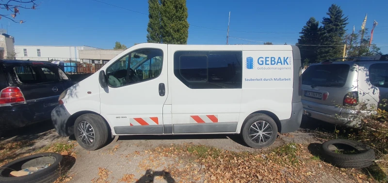 Renault Trafic, снимка 1 - Бусове и автобуси - 47643442