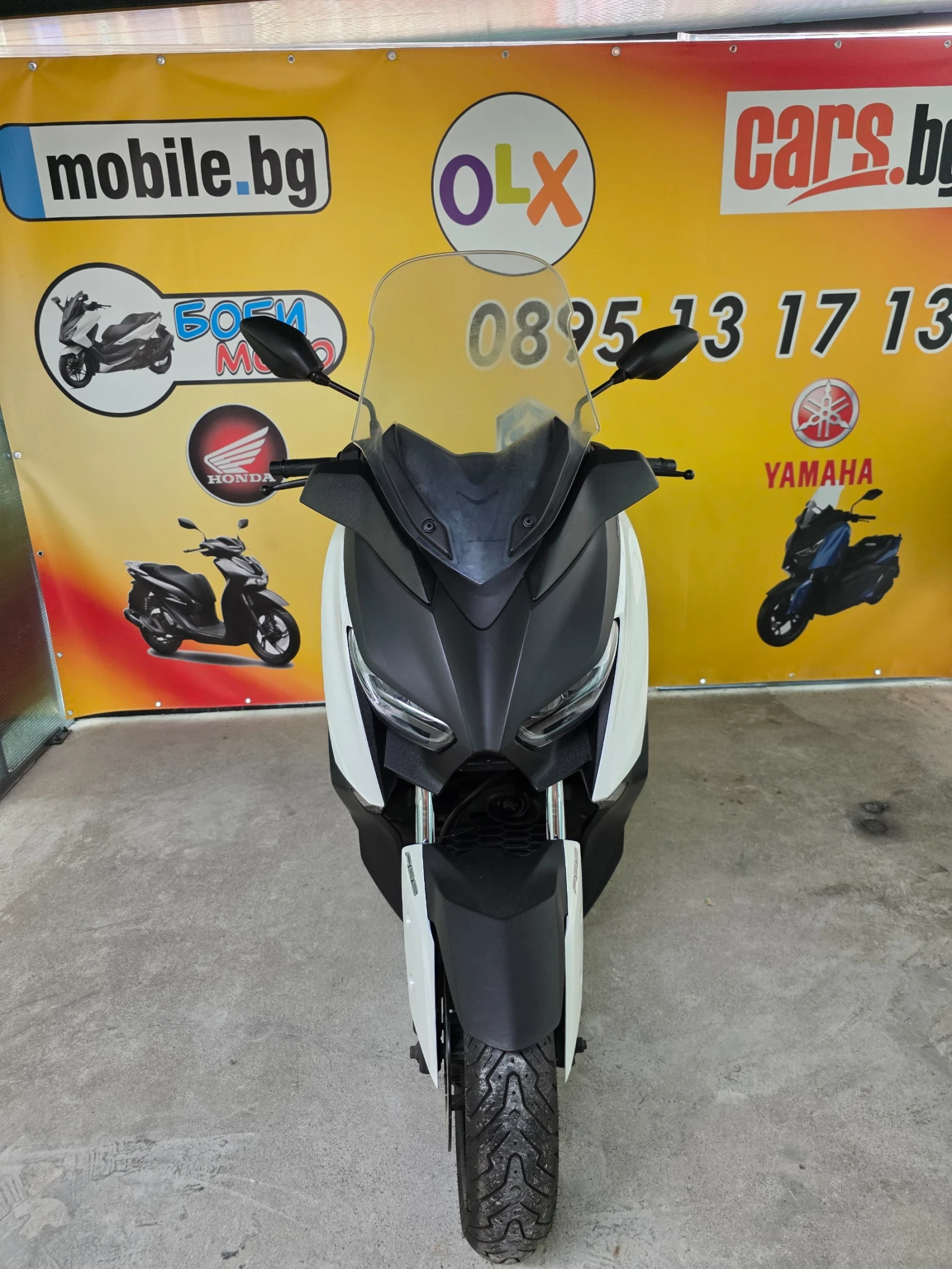 Yamaha X-max 300i, ABS, LED, TCS, BLUE CORE, 2017g, снимка 2 - Мотоциклети и мототехника - 55245681