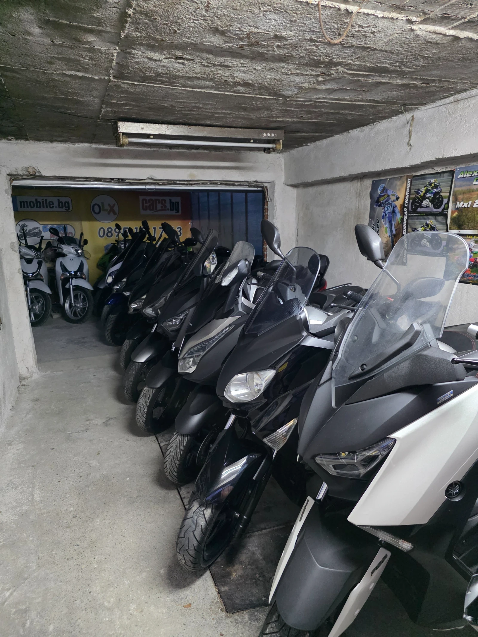 Yamaha X-max 300i, ABS, LED, TCS, BLUE CORE, 2017g, снимка 6 - Мотоциклети и мототехника - 55245681