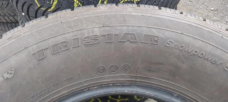 Гуми Зимни 245/70R16, снимка 4 - Гуми и джанти - 30920961