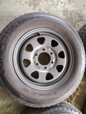        215/70R16  Nissan Navara