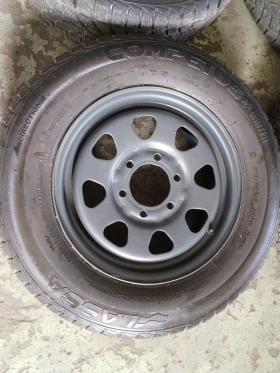        215/70R16  Nissan Navara