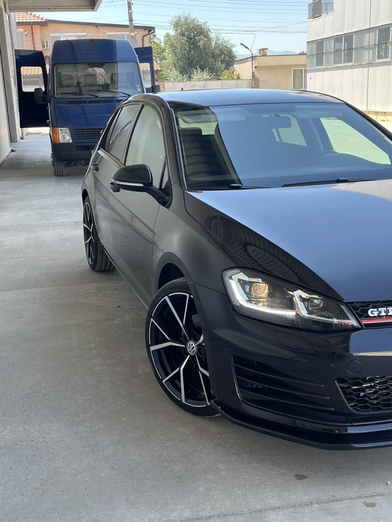 VW Golf 1.8T, снимка 8 - Автомобили и джипове - 47702291