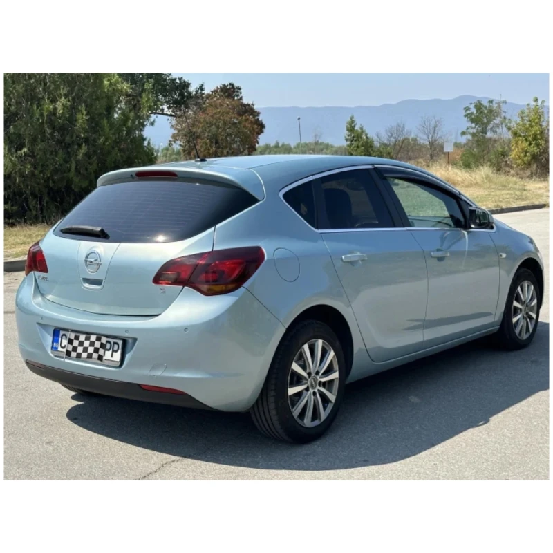 Opel Astra 1.7 CDTI* COSMO* EDITION* , снимка 4 - Автомобили и джипове - 52153936