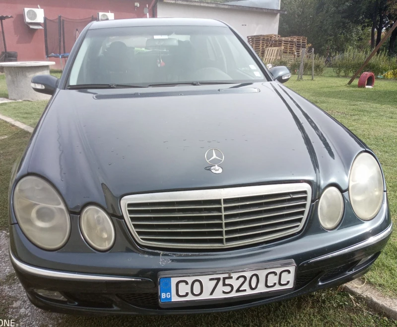 Mercedes-Benz E 200 Елеганс, снимка 1 - Автомобили и джипове - 47129086