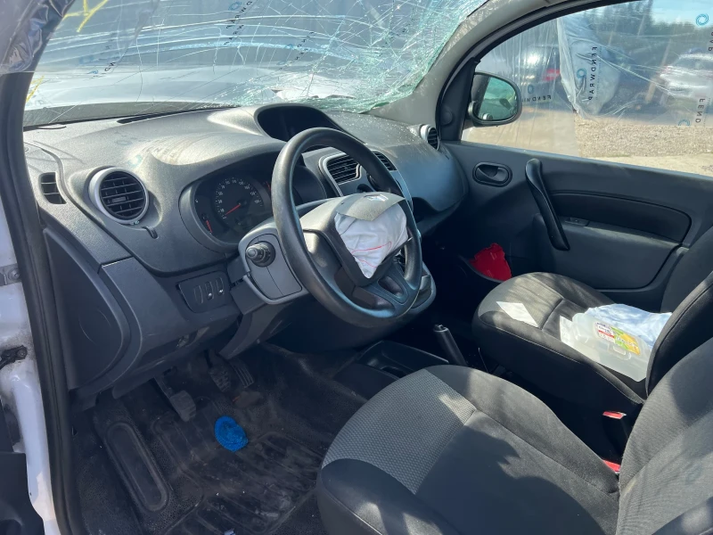 Renault Kangoo 1.5BlueDCI, снимка 6 - Автомобили и джипове - 47581395