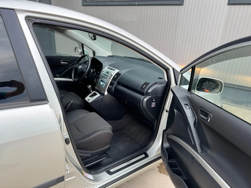 Toyota Corolla verso AVTOMAT 6+ 1, снимка 15 - Автомобили и джипове - 51031818