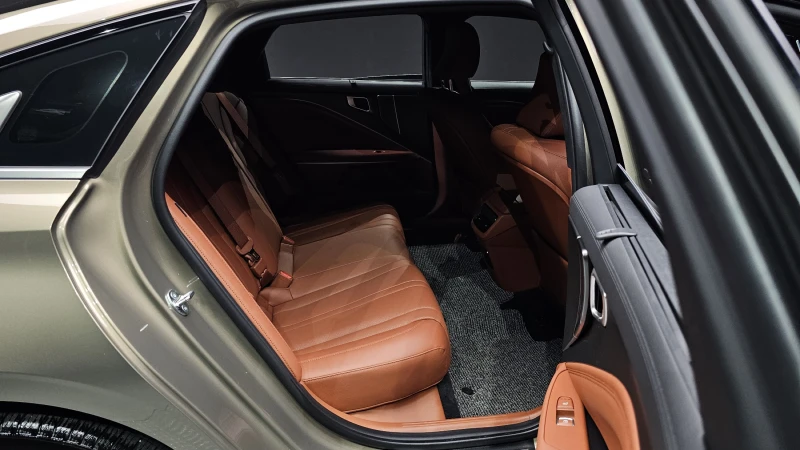 Kia K8 2.5 Noblesse autogeorge.com, снимка 11 - Автомобили и джипове - 52030870