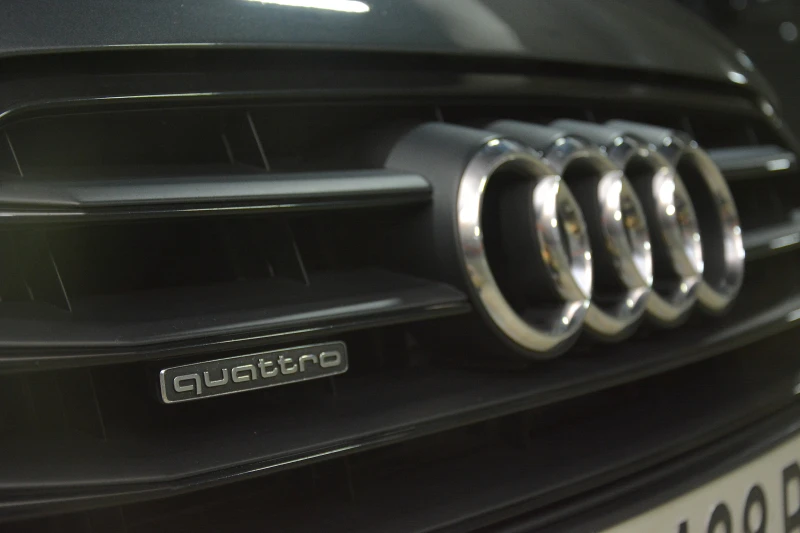 Audi A6 3.0 TDI Facelift, снимка 4 - Автомобили и джипове - 52869527