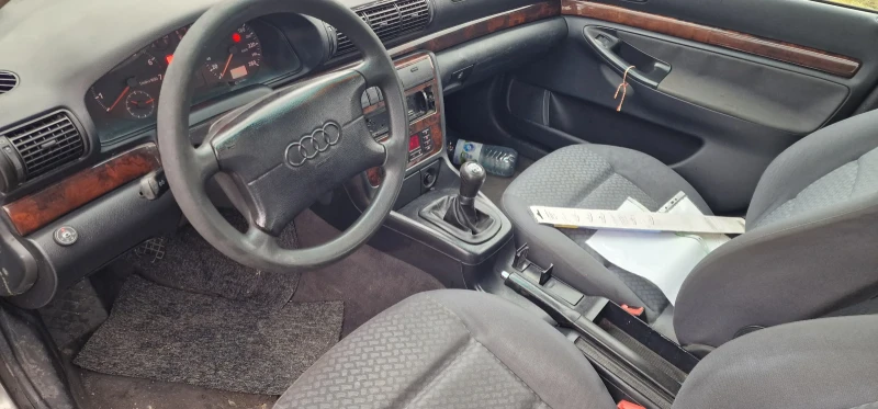 Audi A4 1.8i, снимка 5 - Автомобили и джипове - 53055678