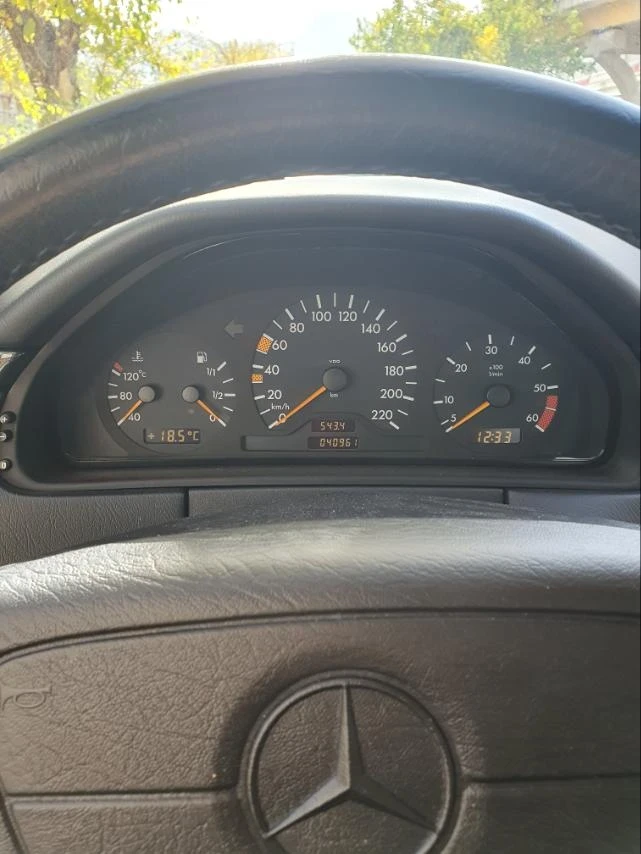 Mercedes-Benz E 250 W210 на реални 42000км  - изображение 5