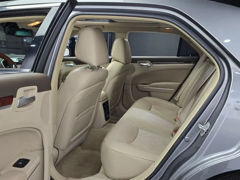 Chrysler 300c 3.6 292hp | Mobile.bg   12