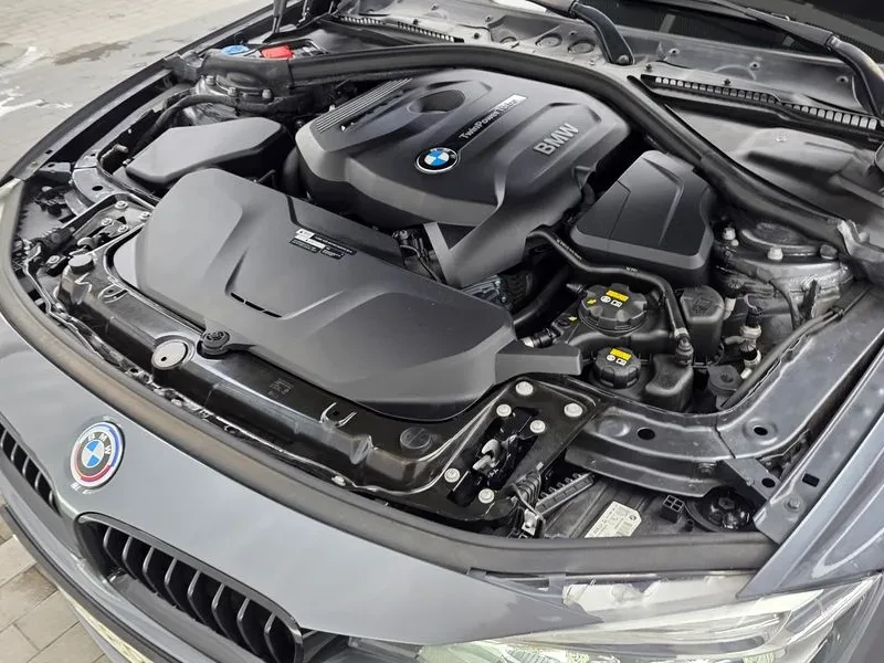 BMW 330 I M Sports Shadow, снимка 6 - Автомобили и джипове - 55389412