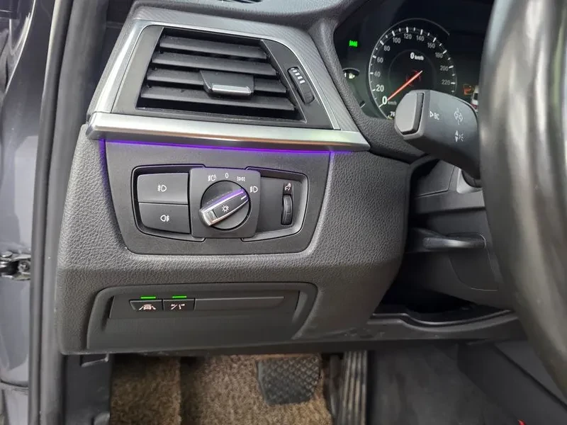 BMW 330 I M Sports Shadow, снимка 16 - Автомобили и джипове - 55389412