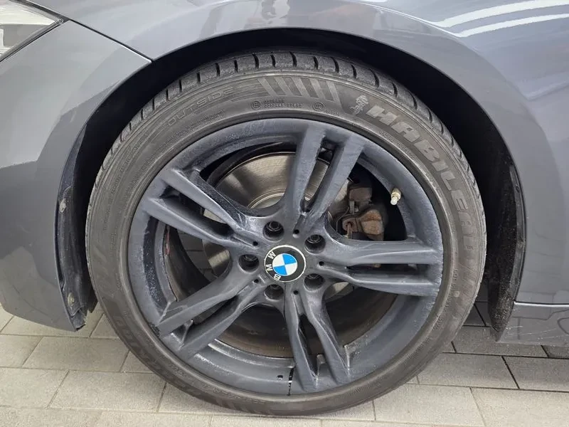 BMW 330 I M Sports Shadow, снимка 5 - Автомобили и джипове - 55389412