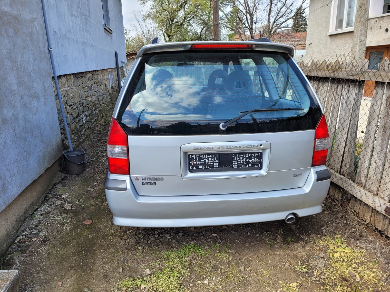 Mitsubishi Space wagon 2.4 GDI 4x4 150hp - изображение 2