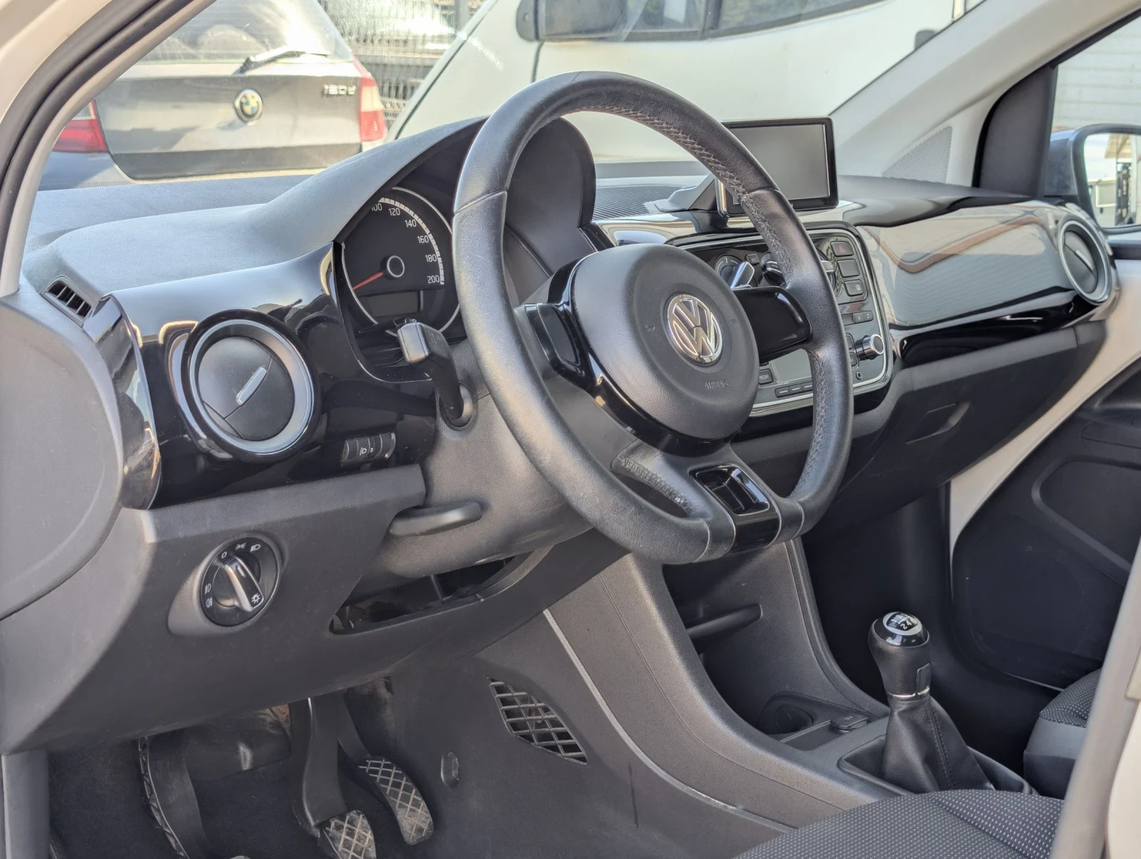 VW Up 1.0i*  Garmin*   | Mobile.bg   11