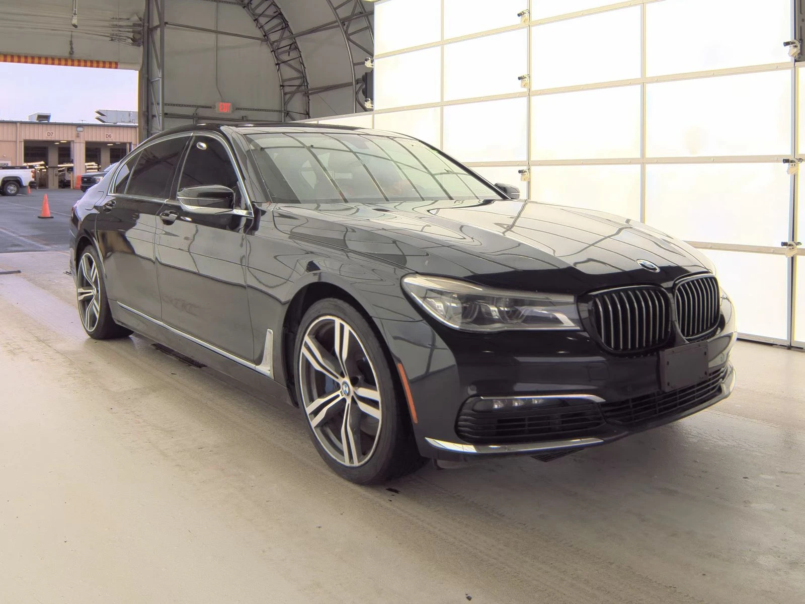 BMW 750 CARFAX* ОПЦИЯ ЗА ФИНАНСИРАНЕ*  - изображение 3