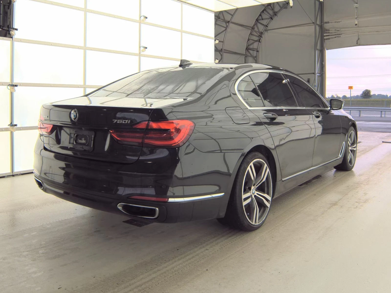 BMW 750 CARFAX* ОПЦИЯ ЗА ФИНАНСИРАНЕ*  - изображение 6